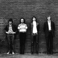 Представители The Doors подадут в суд на Кендалл и Кайли Дженнер