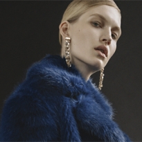 Как носить роскошные вещи: три ироничных образа