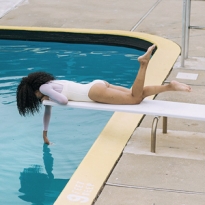 Наклейки на ноги: итальянцы придумали замену пляжным шлепкам