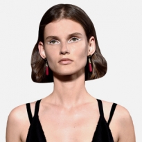 Где найти белую подводку как с показа Valentino