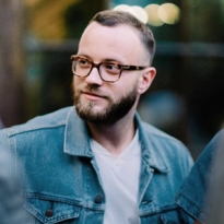 Что мы знаем о «русском киборге» из видео Apple