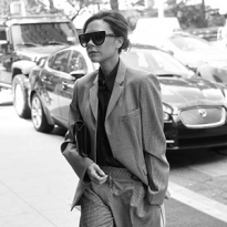 Как создать культовый образ: Виктория Бекхэм и ее модное перевоплощение