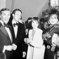 #tbt: модная битва между американскими и французскими дизайнерами в Версале