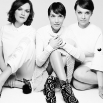 Сестры Джусти отвечают на вопросы из школьной анкеты