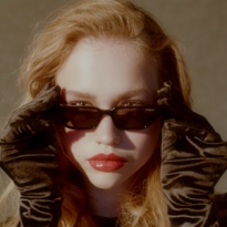 Как носить вещи в стиле 80-х