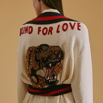 С чем сочетать пальто-халат: в офис, в музей и на вечеринку