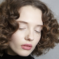 Красота в деталях: образ с показа Christian Dior Couture