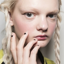 Весенне-летние тенденции в нейл-арте