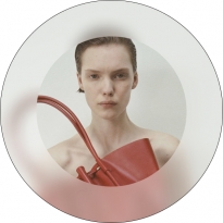 Фото дня: Пенелопа Тернес для лукбука Proenza Schouler, pre-fall 2024