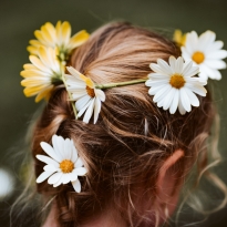 Быстро пачкается голова: в чем причина и что делать? Спросили специалиста