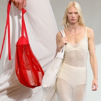 Прозрачность, белый и массивные серьги — 5 трендов Недели моды в Нью-Йорке весна-лето 2024