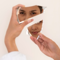 Все не как у людей: как перестать сравнивать себя с другими? Обсудили с психологом