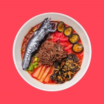 ​​Новости ресторанов: ганаш с черной икрой, смореброд из черемуховой муки и крем-брюле с рябиной