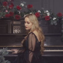 «Художник не должен быть спокоен»: «Элли на маковом поле» — о новом альбоме, волне популярности и внутренней гармонии