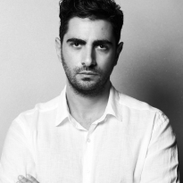 Что нужно знать о победителе 35-й премии ANDAM Кристофере Эсбере. Составили краткий профайл на дизайнера