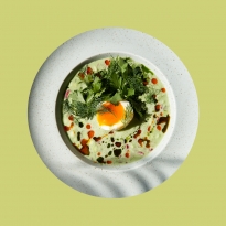 Новости ресторанов: сладкий свитшот, шу с маракуйей и шницель из баклажана