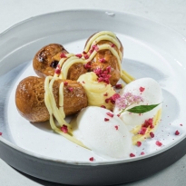 «В ресторанном бизнесе есть такой особенный ингредиент — эмоции». Шеф-повар Виктор Белей — о русской кухне в Uhvat