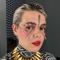 Страшно красиво: 4 образа для Хэллоуина от визажистов