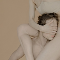 «Утопия» из Петербурга и балет под Red Hot Chili Peppers: календарь театральной программы пространства «Плюс Дача»