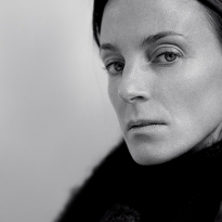 Уйти нельзя, остаться: Фиби Файло не покидает Céline