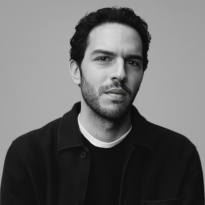 Что нам известно о новом креативном директоре Dries Van Noten Джулиане Клаузнере