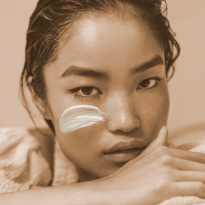 Какие процедуры для лица сделать до наступления лета? Узнали у экспертов