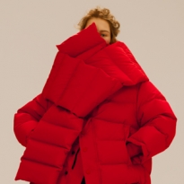 Как носить пуховик: 4 образа