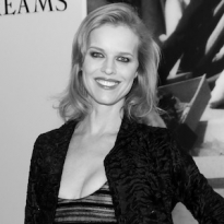 Гости гала-ужина по случаю открытия выставки «Кристиан Диор: дизайнер мечты» в Лондоне