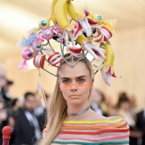 Met Gala: лучшие бьюти-образы бала Института костюма — 2019