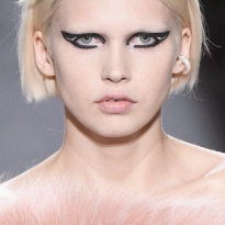 Неделя высокой моды в Париже, осень-зима 2018: тенденции в макияже