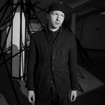 Художник Протей Темен о выставке \"Как муравей космонавту в ухо залез\", людях и языке