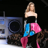 Обзор Buro 24/7: Moschino, осень-зима 2015