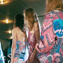 Topshop устроит показ для 8 молодых дизайнеров на London Fashion Week