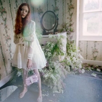 Тим Уокер снял весеннюю рекламную кампанию Red Valentino