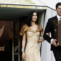 Louis Vuitton «одел» Кубок Уэбба Эллиса