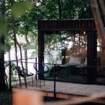 Глэмпинг с яхтами, овальный дом, экоферма: где отдохнуть в Подмосковье