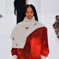 Коллекция Acne Studios осень-зима 2022 поднимает тему ремонта вещей