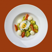 Новости ресторанов: весенние завтраки и comfort food по-кавказски