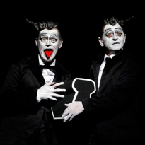 Михаил Барышников и Уиллем Дефо в спектакле \"Старуха\" по Даниилу Хармсу