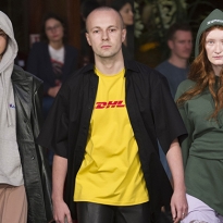 Vetements тоже объединяет мужские и женские коллекции