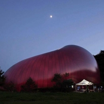 Надувной концертный зал в Японии по проекту Аниша Капура