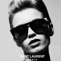 Эбби Ли Кершоу в первой рекламе очков Saint Laurent