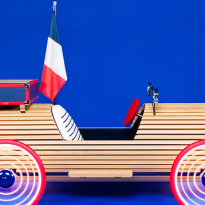 Выставка So French в парижском салоне Renault