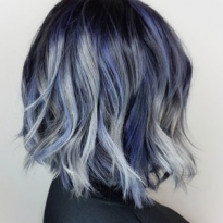 Живой коралл, крем-сода и «мишура»: окрашивания, которые будут актуальны в этом году