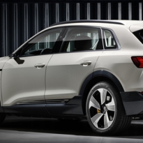 Почему электрокроссовер Audi e-tron может считаться революционным