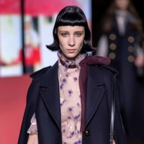 Лохматые текстуры, чёлки-шторки и другие тенденции в весенних стрижках