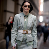 Береты с помпонами и комбинезоны: что носят на Неделе моды в Нью-Йорке