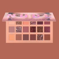 Палетка теней от Huda Beauty — выбор Buro 24/7