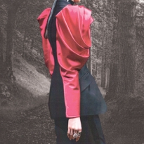 Возвращение эстетики dark romance: почему в ближайшие сезоны мы будем носить розы и гипюр