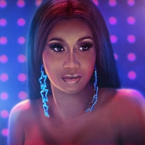 Визажист Cardi B раскрыла секрет сияющей кожи рэперши в фильме «Стриптизерши»